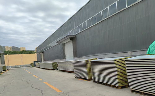 治多彩钢夹芯板