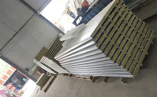 厂房改造选治多彩钢岩棉夹芯板：防火厚度怎么挑