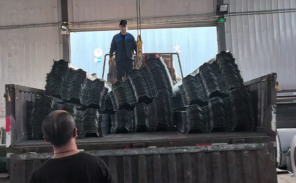 治多楼承板及装配式建材新应用：十全彩钢厂多品类协同能力获项目验证